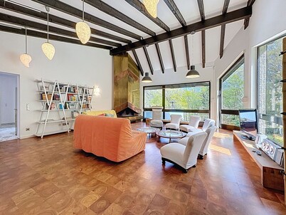 Wonderful private villa for 10 guests with TV and pets allowed