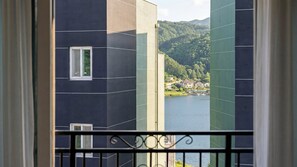 Habitación básica, 1 habitación (4F (Private Pool / Private BBQ)) | 1 dormitorio y wifi gratis