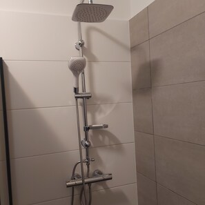 Deluxe Apartment, 1 Queen Bed, Sea View, Oceanfront | Bathroom | Shower, hair dryer, bathrobes, slippers - Royal Balcony al Mare (Rovinj)