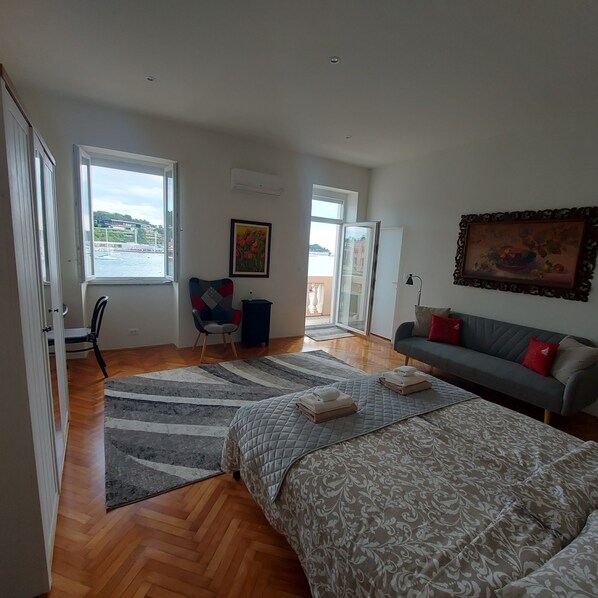 Deluxe Apartment, 1 Queen Bed, Sea View, Oceanfront | In-room safe, desk, laptop workspace, blackout curtains - Royal Balcony al Mare (Rovinj)