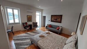 Deluxe Apartment, 1 Queen Bed, Sea View, Oceanfront | Interior - Royal Balcony al Mare (Rovinj)