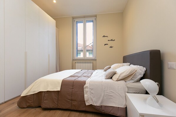 Bügeleisen/Bügelbrett, WLAN, Bettwäsche