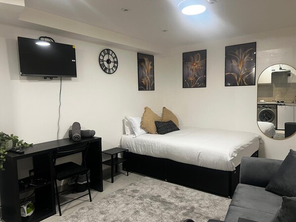 Bügeleisen/Bügelbrett, WLAN, Bettwäsche