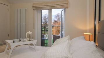 2 bedrooms, individually decorated, individually furnished, free WiFi