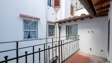 Condo exclusivo, sacada | Terraço/pátio