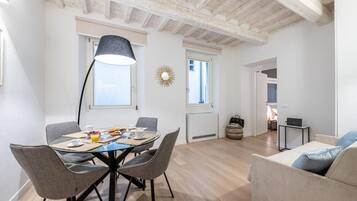 Condo Superior, có phòng tắm riêng | Khu ăn uống