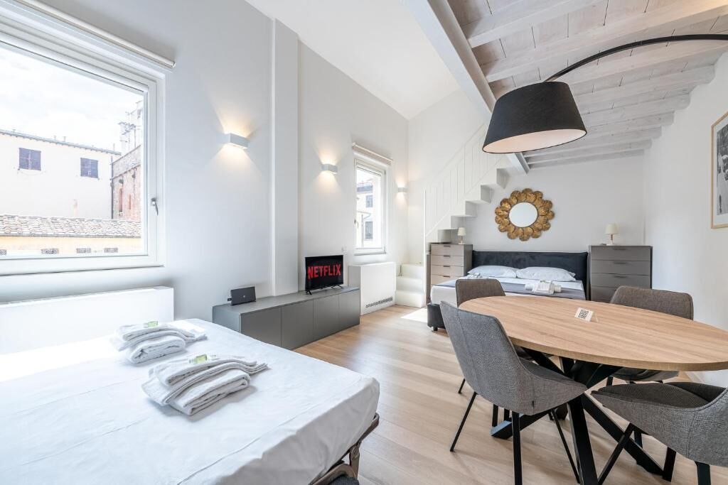 Exclusive-Apartment, Balkon | Laptopgeeigneter Arbeitsplatz, kostenloses WLAN