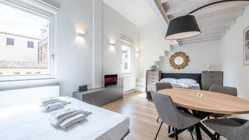 Exclusive-Apartment, Balkon | Laptopgeeigneter Arbeitsplatz, kostenloses WLAN