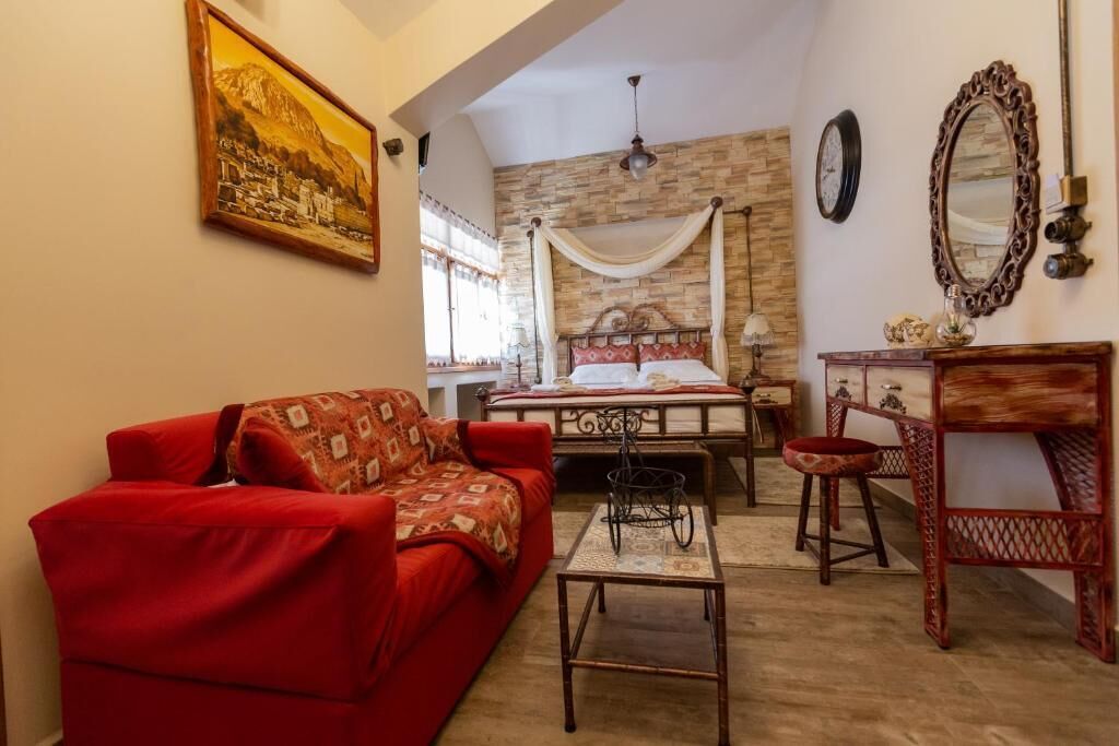 Doppelzimmer, Balkon, Bergblick | Zimmersafe, schallisolierte Zimmer, Bügeleisen/Bügelbrett