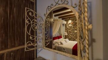 Quarto casal, para não fumantes, sacada | Cofres nos quartos, quartos à prova de som