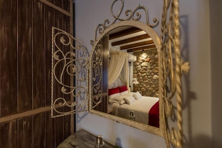 Double Room, Non Smoking, Balcony | In-room safe, individually decorated, individually furnished. Maria's Boutique Rooms