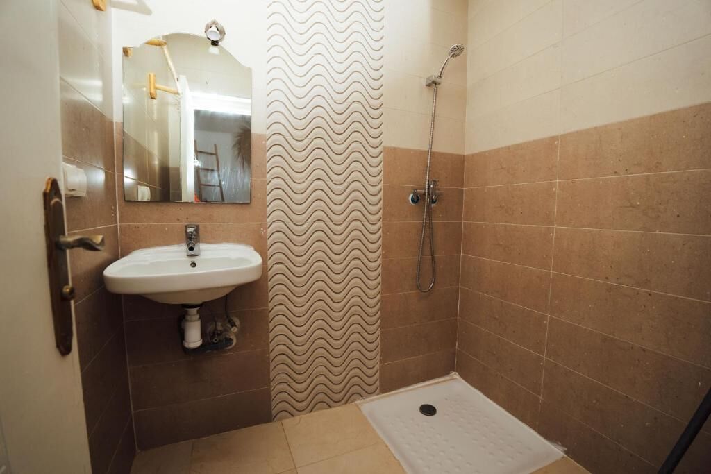 Driepersoonskamer | Badkamer