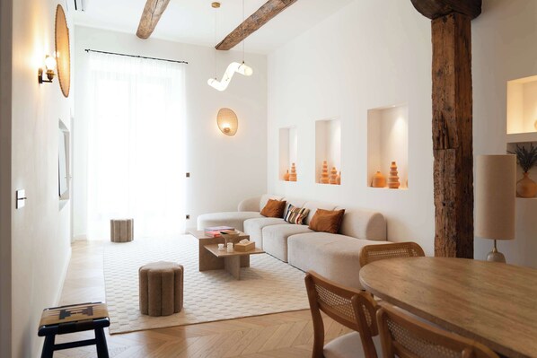 TV - A Lavish 5-BR/4BA - Vieux Port (Marseille)