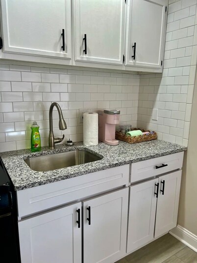 Capital City Condo #9-Light and Airy condo located in the Heart of Frankfort