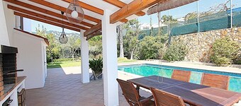 Family Villa with Private Pool, Near Beach