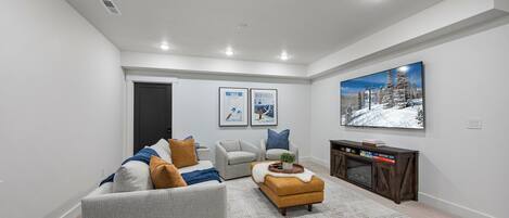 Smart-TV, peis, fotballspill og bøker