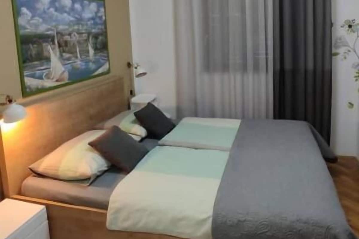 傳統公寓, 1 間臥室, 花園景 | 遮光窗簾/窗簾、熨斗/熨衫板、免費嬰兒床、免費 Wi-Fi