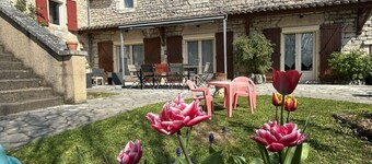 Gîte Les Racines de Lili with Private Pool, Terrace, and Wi-Fi in Cieurac