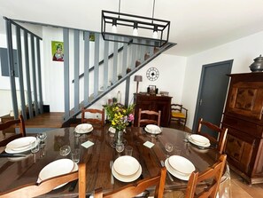 Dining - Gîte Les Racines de Lili with Private Pool, Terrace, and Wi-Fi in Cieurac (Cieurac)