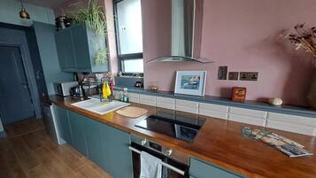 Apartment, 1 Double Bed with Sofa bed, Harbor View | Private kitchen