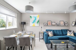 Unclassified image, 3 of 12, button