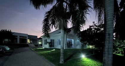 Datela Home - 3 Bed Villa near Ununio Beach