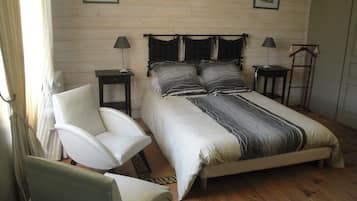 Blackout curtains, soundproofing, free WiFi, wheelchair access