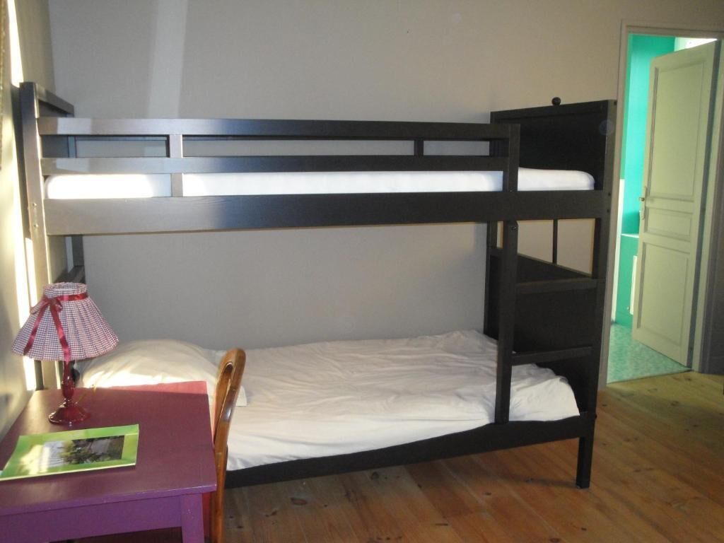 Familiekamer, uitzicht op bergen | Verduisterende gordijnen, geluiddichte muren, gratis wifi