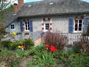 Property grounds - le relais des capucines (Ydes)