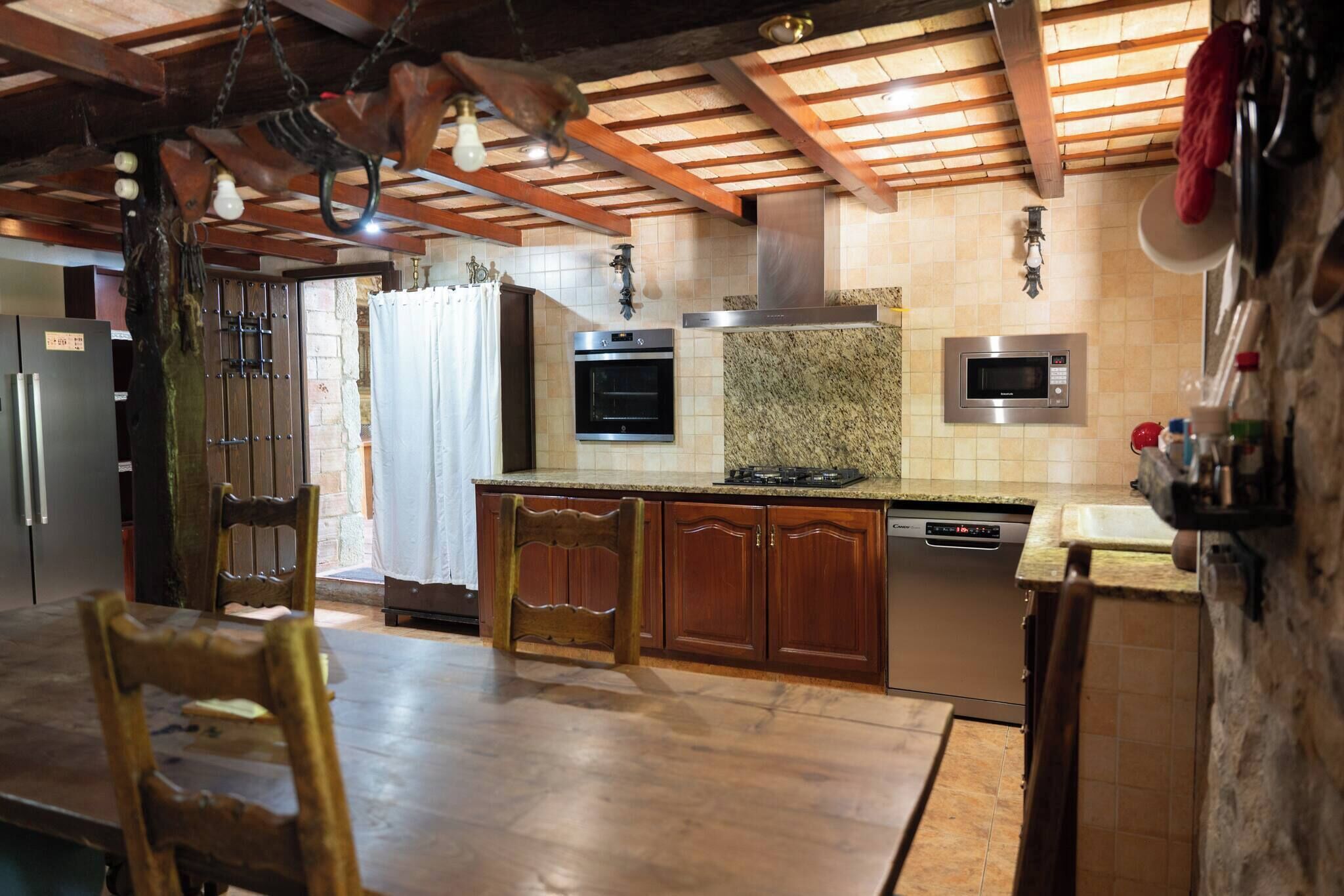 House, 4 Bedrooms, Smoking, Private Pool | Interior