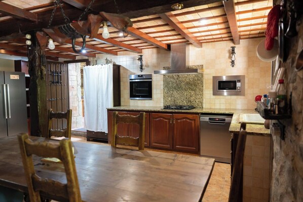 House, 4 Bedrooms, Smoking, Private Pool | Interior - Mas Font- Nature Bike (Aiguaviva)