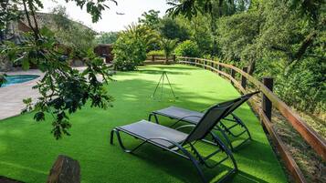 House, 4 Bedrooms, Smoking, Private Pool | Garden