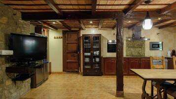 House, 4 Bedrooms, Smoking, Private Pool | Room amenity