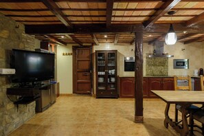 Nhà, 4 phòng ngủ, hút thuốc, hồ bơi riêng | Tiện nghi tại phòng