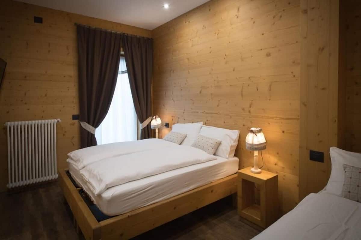 Tripla Comfort, vista cortile | Una cassaforte in camera, Wi-Fi gratuito