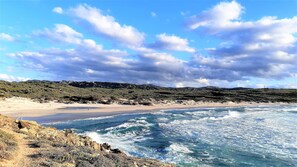 Beach - Spacious four-bedroom apartment with sea view (Santa Teresa Gallura)
