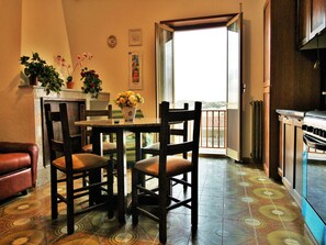 Interior - Spacious four-bedroom apartment with sea view (Santa Teresa Gallura)