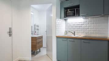 Apartment, 1 Bedroom | Premium bedding, in-room safe, desk, laptop workspace