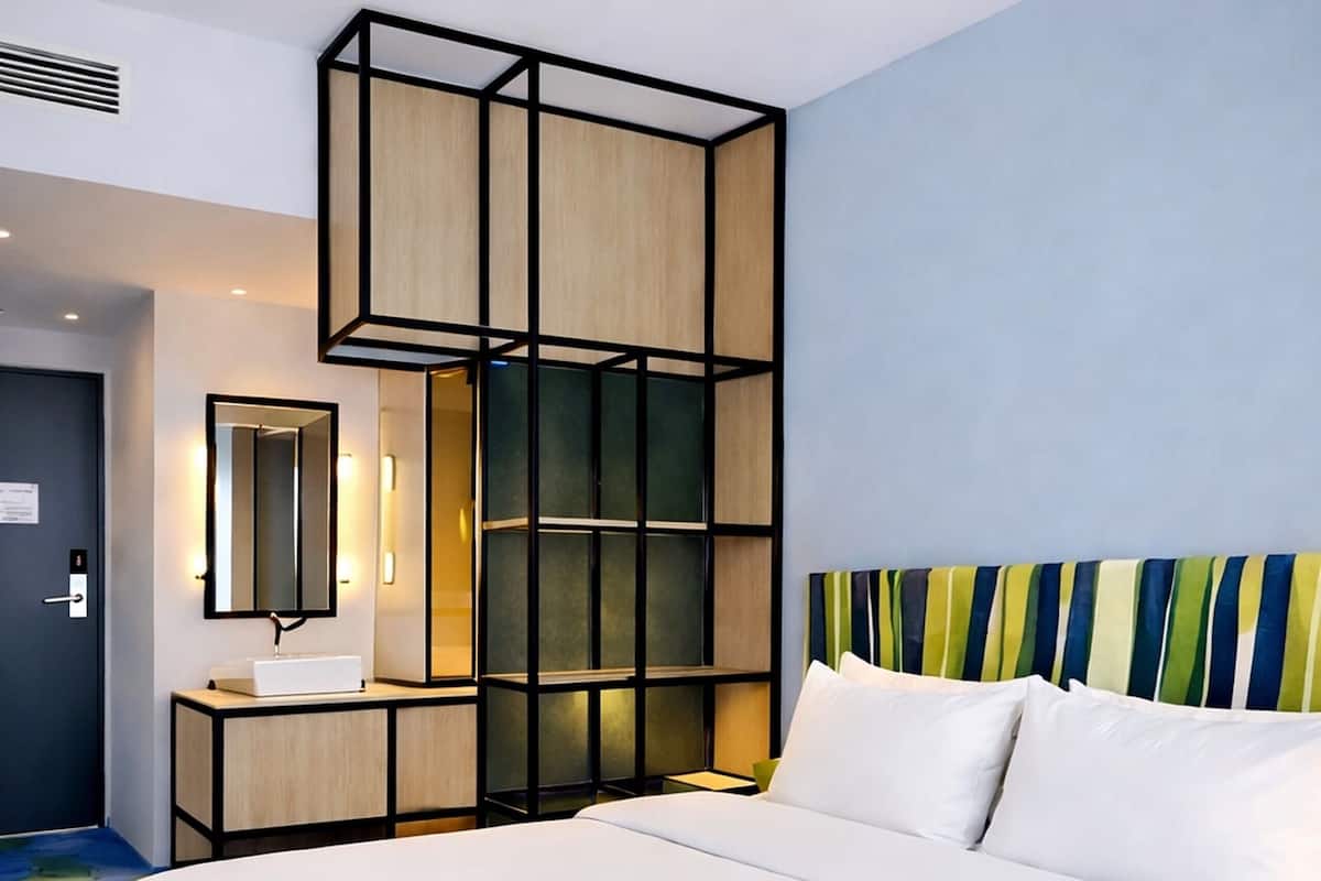 Phòng cách âm, bàn ủi/dụng cụ ủi quần áo