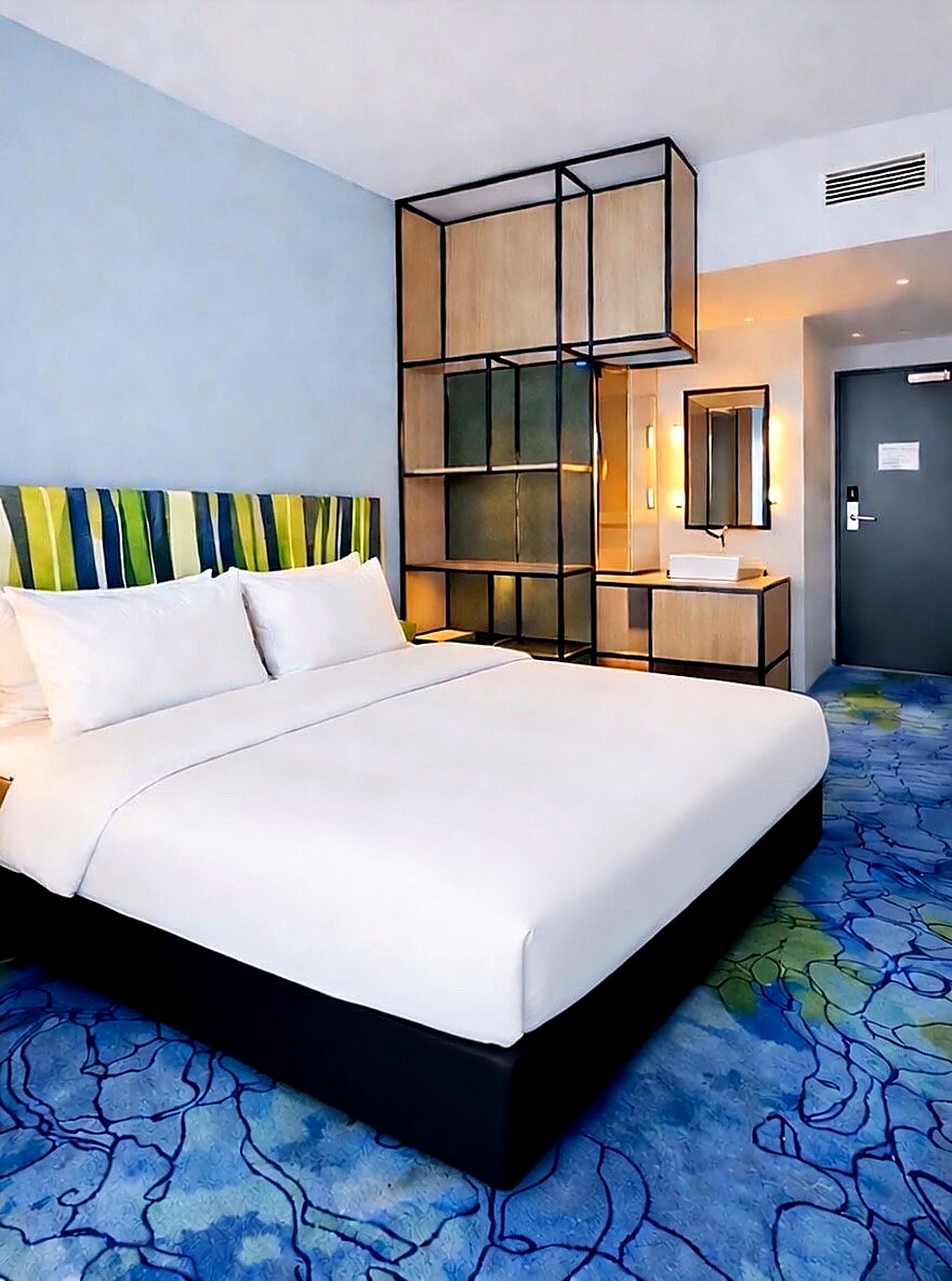 Insonorización, tabla de planchar con plancha y wifi gratis 