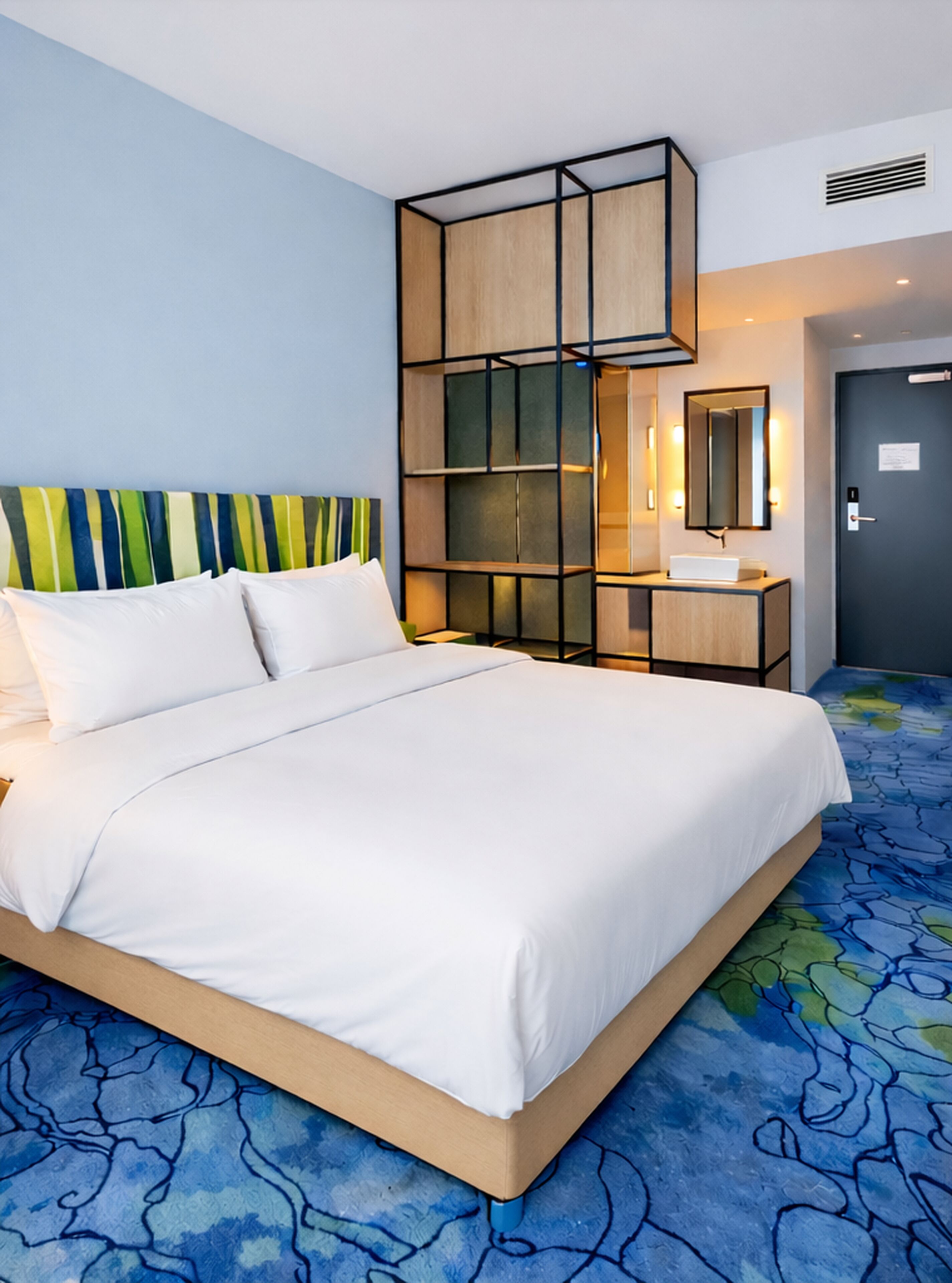 Insonorización, tabla de planchar con plancha y wifi gratis 