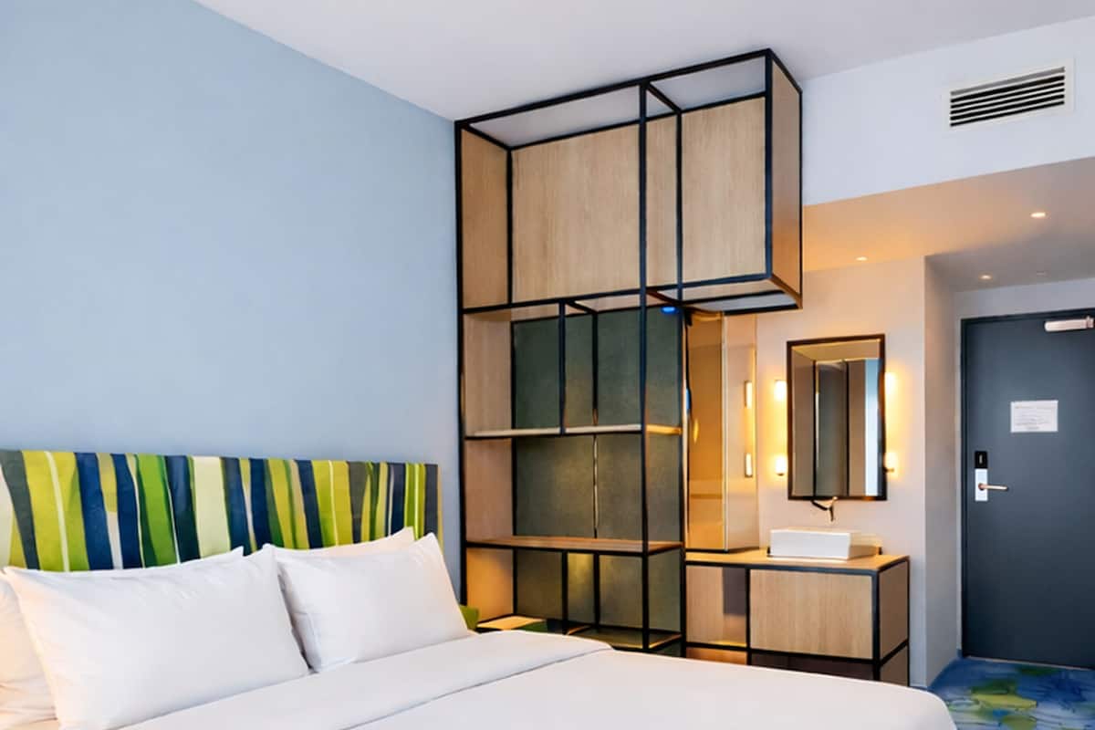 Insonorización, tabla de planchar con plancha y wifi gratis