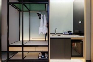 Deluxe Room, 1 King Bed