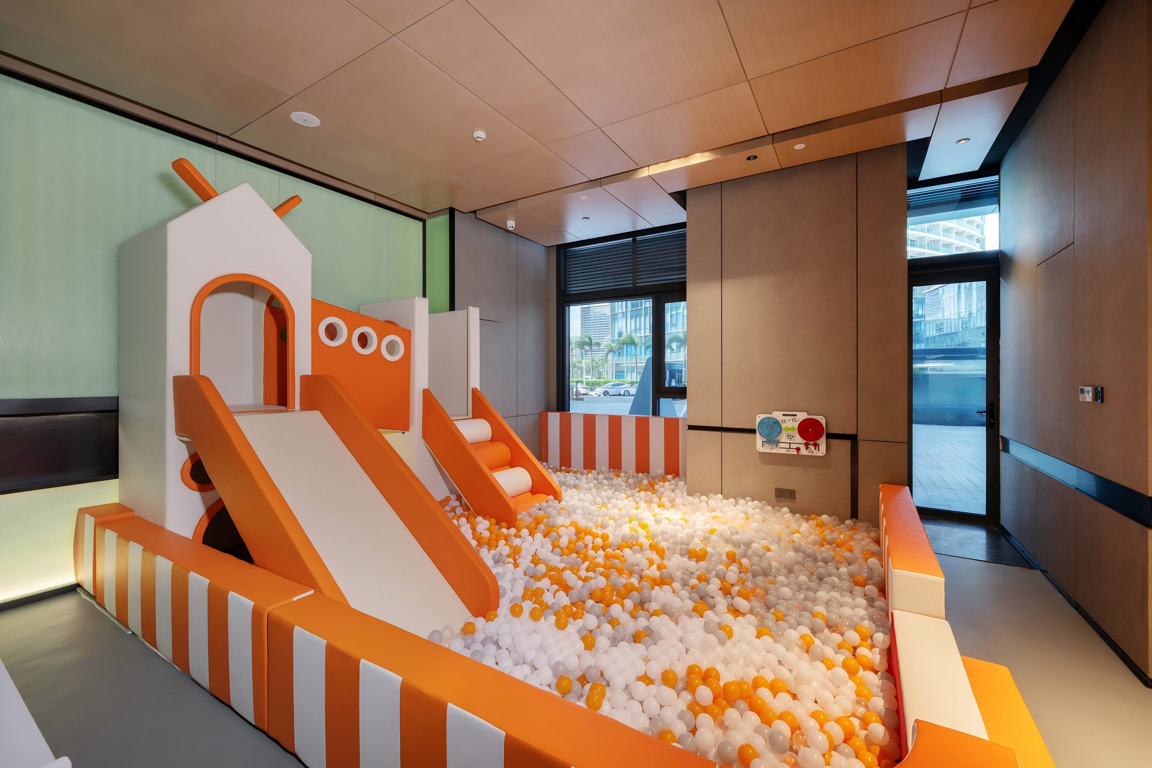 儿童活动区 -   室内