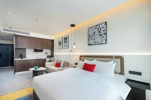 Down duvets, free minibar items, soundproofing, free WiFi