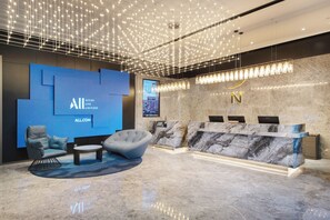 Lobby - Novotel Living Yunnan Dianchi Times (Kunming)