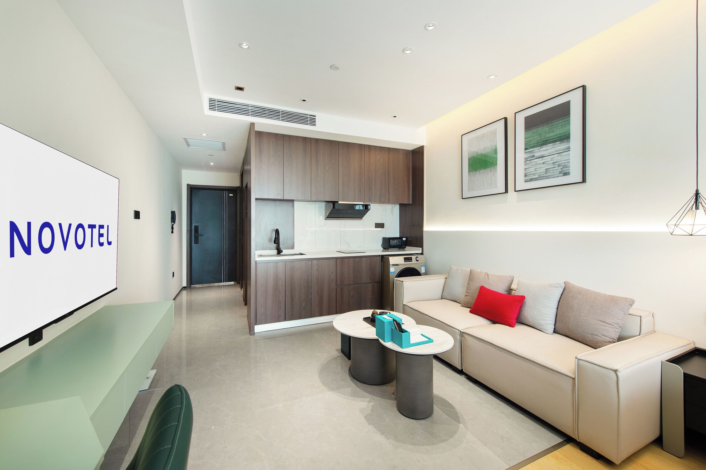 Habitación superior, 1 cama King size | Edredón, artículos del minibar gratis, insonorización y wifi gratis 