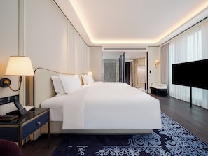 Deluxe Room, 2 Twin Beds, Lake View | Premium bedding, down comforters, in-room safe, individually decorated - Sofitel Changzhou Hi-Tech District (Changzhou)