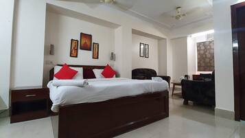 AC Deluxe Room | Free WiFi