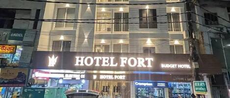 Mặt tiền nơi lưu trú